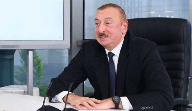 İlham Əliyev gömrük işçilərini təltif etdi