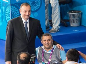 Dövlətə güvənin, biz sizi sevirik FOTO