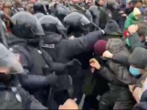 Moskvanın Puşkin meydanında qarşıdurma baş verib VİDEO