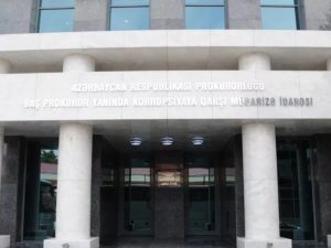 Qanunsuz pul köçürmə işi ilə məşğul olan şəxs cinayət başında tutuldu.