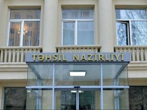 Təhsil naziri Emin Əmrullayev vətəndaşların sualların cavablandıracaq.