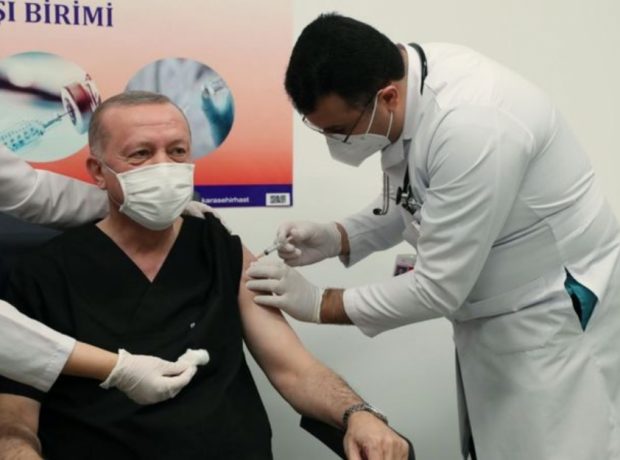 Ərdoğan koronavirusa qarşı peyvənd olundu