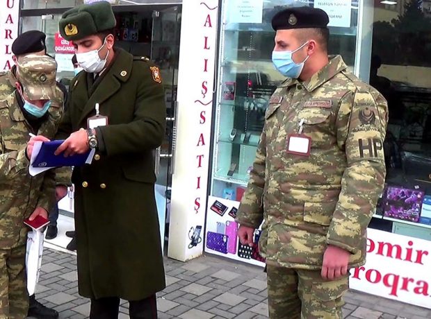 Şəhərdə hərbi formada gəzənlərə qarşı reydlər başladı – VIDEO
