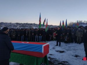 Minaya düşərək şəhid olan əsgər dəfn edilib FOTOLAR
