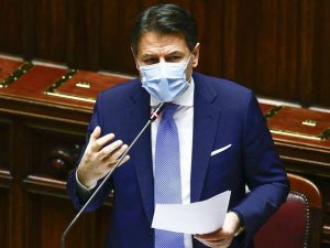 İtaliyanın baş naziri Cüzeppe Kontenin istefa verəcək