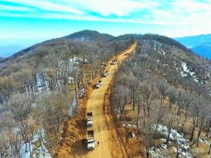 Şuşa şəhərinədək 2 hərəkət zolağı enində xidməti yol istifadəyə verilib. FOTOLAR