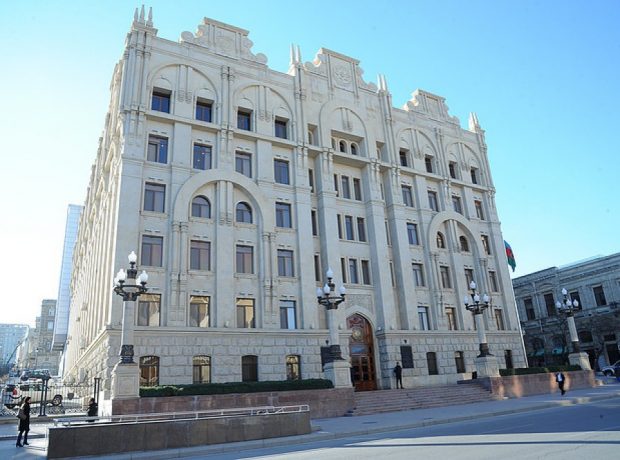 Daxili İşlər naziri Vilayət Eyvazov xalq artistinin ərini işdən azad etdi FOTOLAR