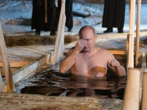 Putin bu səbəblə buzlu suya girdi