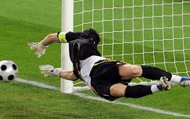 9 fevral 1986-cı ildə azərbaycanlı futbol qapıçısı dünyaya gəlib FOTO