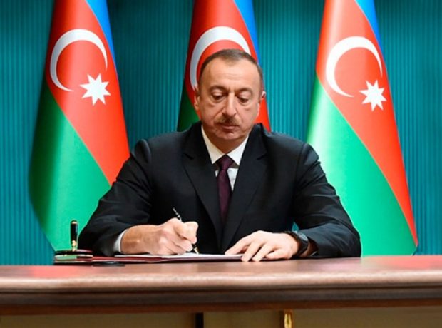 Prezident Fərman İmzaladı
