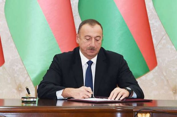 Prezident yeni məkkəmə hakimlərini TƏSDİQLƏDİ