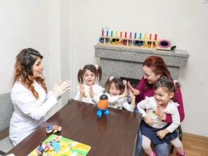 Heydər Əliyev Fondunun dəstəyi ilə eşitmə qüsuru olan şəxslərin əməliyyatı həyata keçirilib FOTOLAR