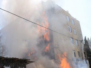 Məcburi köçkün yataqxanasında yanğın, ÖLƏN VAR
