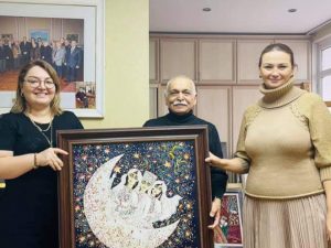 Qənirə Paşayeva və Arzu Bağırova xalq rəssamı Arif Hüseynovun emalatxanasında olublar – FOTOLAR