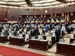 Milli Məclisin növbəti iclası başladı