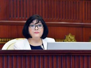 Sahibə Qafarova köməkçisini işdən çıxardı