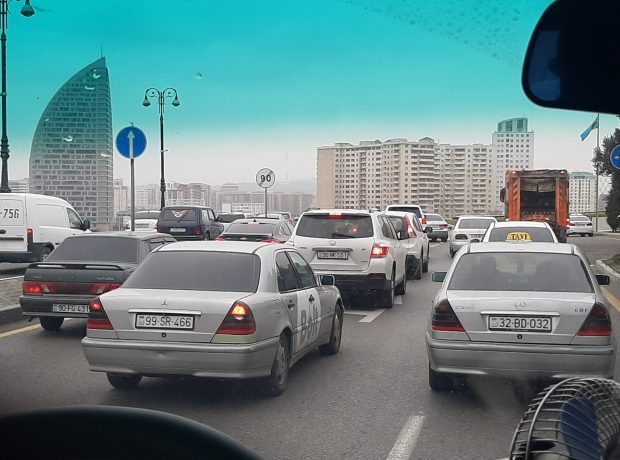 Paytaxt yollarında tıxac var – FOTO