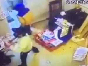 “Əli və Nino” kitab mağazasından oğurluq edən şəxslər tutulub.