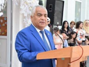 “İcra başçısı 200 nəfərin kartını mənimsəyib” — VİDEO