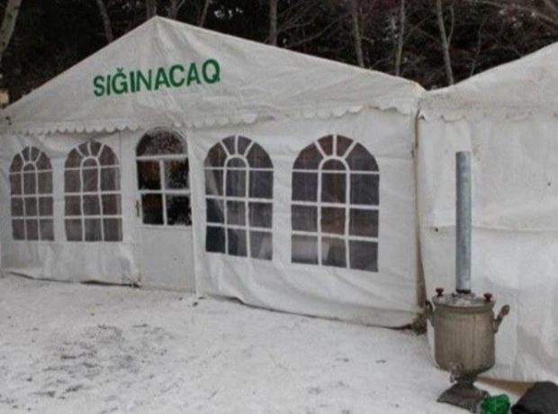 Bakıda hava ilə bağlı çadırlar quruldu
