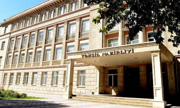 Təhsil haqqında dövlət sənədlərinin elektron qaydada verilməsi təsdiq olunub-FOTO