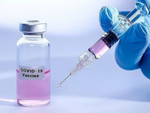 Azərbaycanda 100 yaşlı qadın koronavirus əleyhinə peyvənd olunub- FOTO