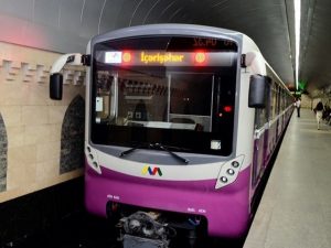Metro stansiyalarının vestibülləri gediş haqqının kartlara yüklənməsi üçün açılıb