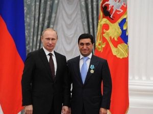 Putin Qod Nisanovu təltif ETDİ