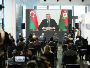 Xarici jurnalist: “Hər hansı prezidentin 4 dildə bu cür mətbuat konfransı aparmasının şahidi olmamışam”