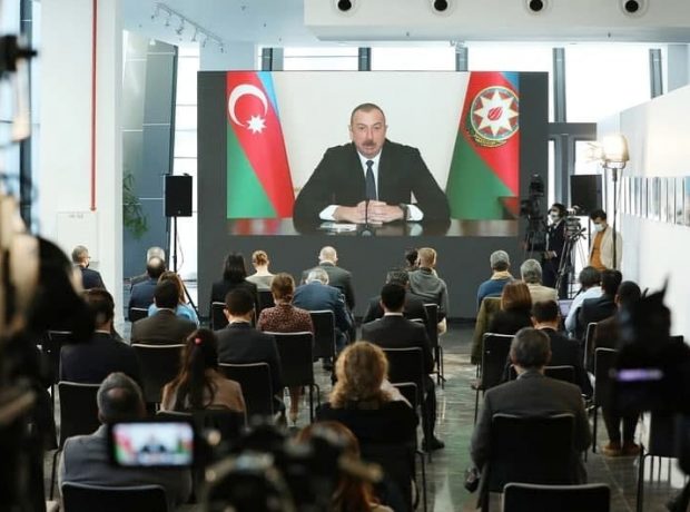Xarici jurnalist: “Hər hansı prezidentin 4 dildə bu cür mətbuat konfransı aparmasının şahidi olmamışam”