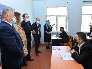 Təhsil naziri ermənilərin dağıtdığı məktəblərdə – FOTOLAR