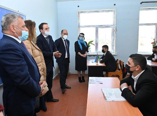 Təhsil naziri ermənilərin dağıtdığı məktəblərdə – FOTOLAR