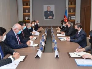 Ceyhun Bayramov TBMM-in Xarici əlaqələr komissiyasının sədrini qəbul edib – FOTO