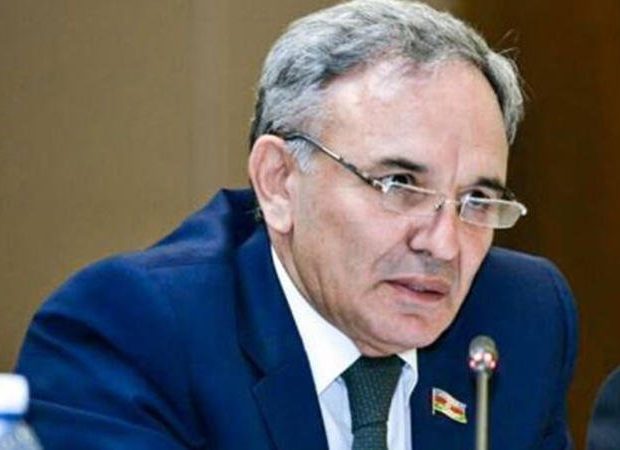 “Elə zənn edirlər ki, yaxalarında “Press” yazılmış vəsiqə varsa, istənilən yerə gedə bilərlər” – Əflatun Amaşov