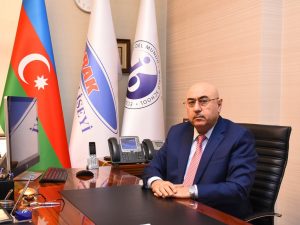 İnformasiya savaşının önündə dayanan qətiyyətli lider