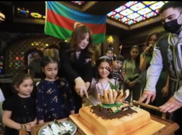 Bizness lady Ruhi Əliyeva doğum gününü Şəhid ailələri ilə keçirməyi özünə borc bildi – VİDEO