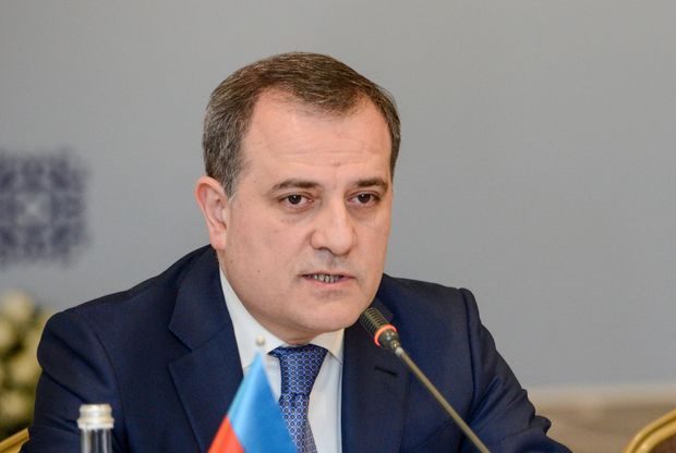 Ceyhun Bayramov qadınları təbrik etdi – FOTO