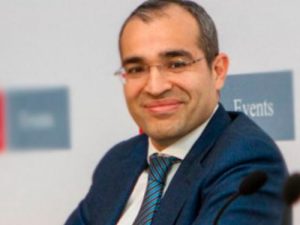 Nazir xanımları təbrik etdi – FOTO