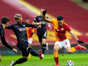 “Galatasaray” öz meydanında heç-heçə etdi