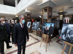 Hulusi Akar Xocalıya həsr olunan sərgidə – VİDEO