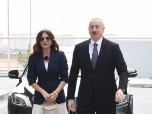 Prezidentlə xanımı “Akademik Zərifə Əliyeva” gəmisinin suya salınma mərasimində