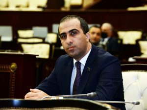 “Polis, hakim, deputat pisdir, bəs sən özün yaxşısanmı?”