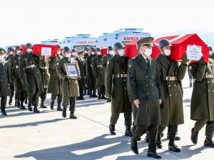 Helikopter qəzasında şəhid olan 11 əsgərlə vida mərasimi – FOTOLAR