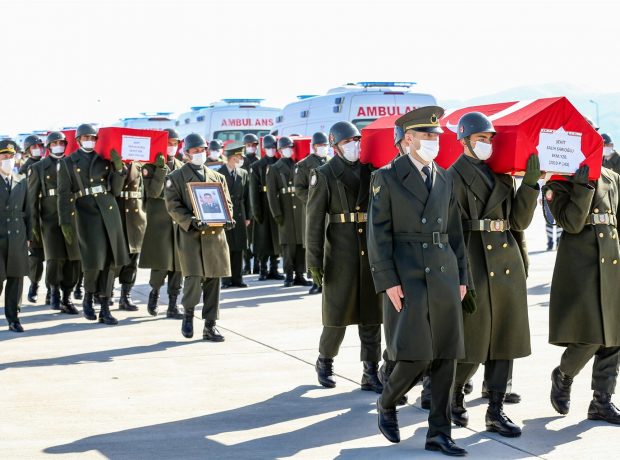 Helikopter qəzasında şəhid olan 11 əsgərlə vida mərasimi – FOTOLAR