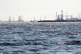 image-280px-oil_rocks_near_baku