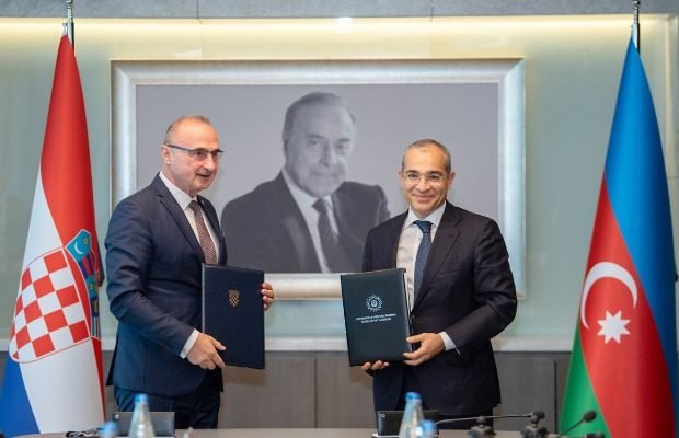 image-mycollages_-_2021-10-22t122326-514