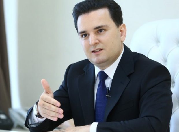 image-1655383994_1655383765-r-qasim