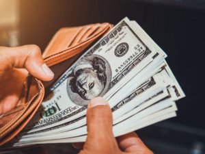 image-1658381421_dollar_0214