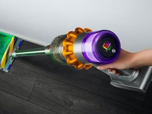image-https___hypebeast-com_wp-content_blogs-dir_6_files_2021_03_dyson-vacuum-cleaner-v15-detect-laser-sensor-dust-screen-release-1