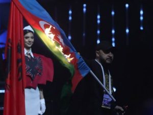 image-sojjenie-flaga-azerbaijan-erevan